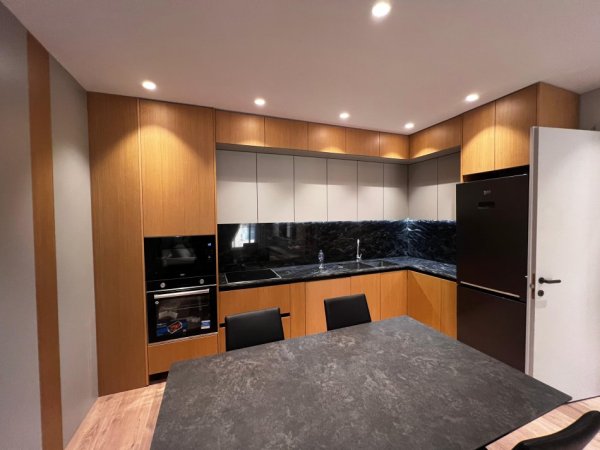 Tirane, jepet me qera apartament 2+1 , 122 m² 900 € (QIRA APARTAMENT 2+1+2 ISH PROFARMA!)