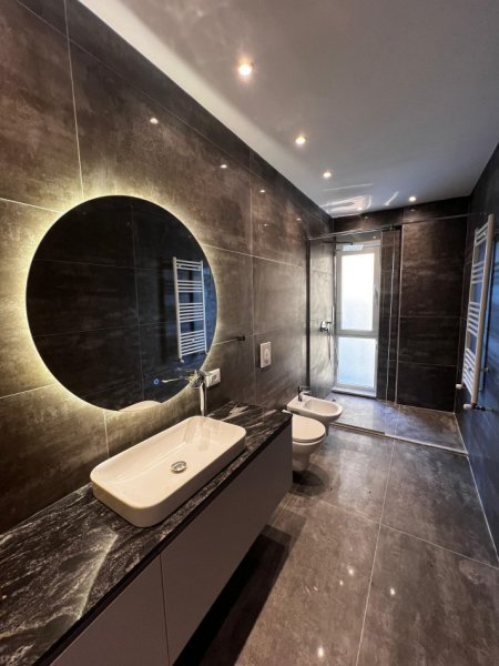 Tirane, jepet me qera apartament 2+1 , 122 m² 900 € (QIRA APARTAMENT 2+1+2 ISH PROFARMA!)