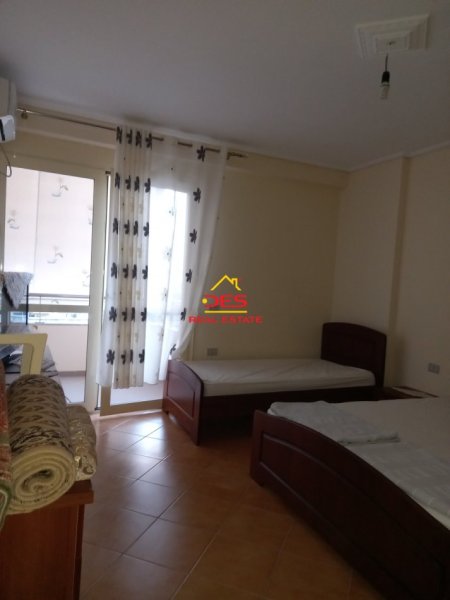 Vlore, jepet me qera apartament 1+1+Ballkon Kati 4, 75 m² 300 € (Rr Transballkanike, Vlorë)
