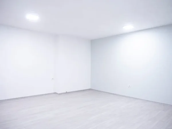 Tirane, jepet me qera zyre Kati 4, 95 m² 1.100 € (Sheshi Wilson)