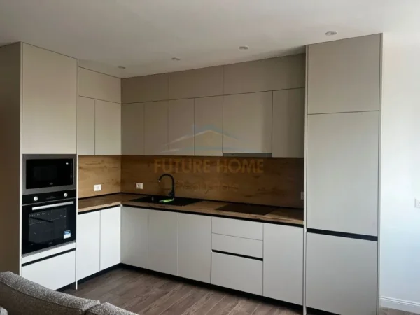 Tirane, jepet me qera apartament 2+1+Ballkon Kati 4, 130 m² 800 € (Rruga e Dibres)