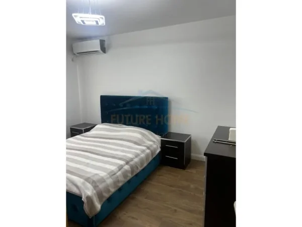 Tirane, jepet me qera apartament 2+1+Ballkon Kati 4, 130 m² 800 € (Rruga e Dibres)