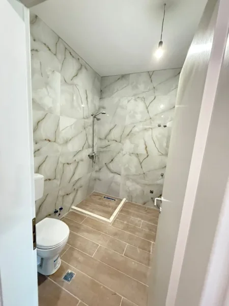 Durres, shitet apartament 1+1+Ballkon Kati 2, 81 m² 75.000 € 