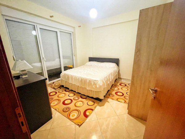 Tirane, jepet me qera apartament 2+1+Ballkon Kati 2, 550 m² 550 € (LIQENI I THATE)