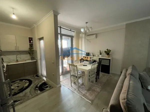 Tirane, shitet apartament 2+1+Aneks+Ballkon , 117 m² 137.000 € (Unaza e Re)