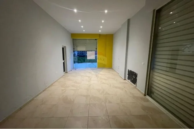 Tirane, jepet me qera dyqan Kati 0, 55 m² 300 € (Ali Demi, Shqipëri)