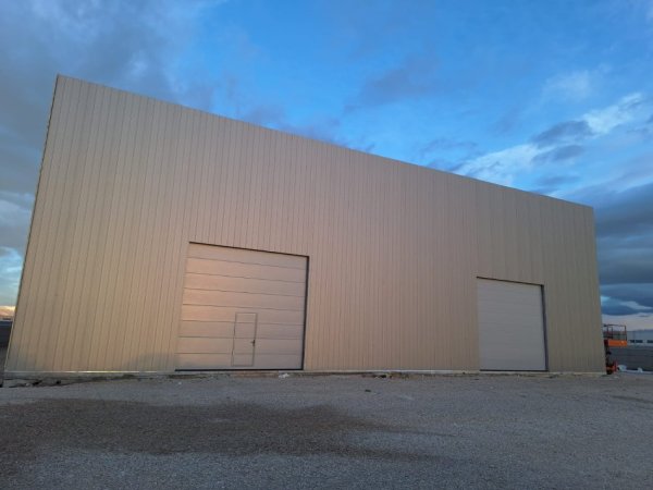 Durres, jepet me qera magazine Kati 0, 1.500 m² 4.500 € (DURRES ZONA INDUSTRIALE)