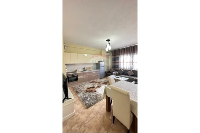 Tirane, jepet me qera apartament 2+1 Kati 5, 82 m² 700 € (Zogu i Zi, Shqipëri)