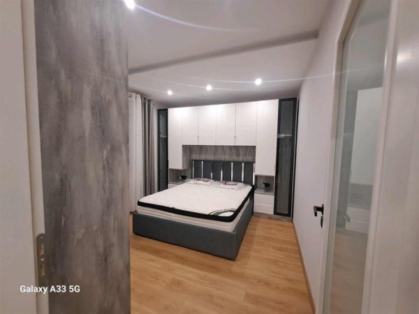 Tirane, jepet me qera apartament 2+1+Ballkon Kati 3, 90 m² 650 € (Kodra e Diellit)
