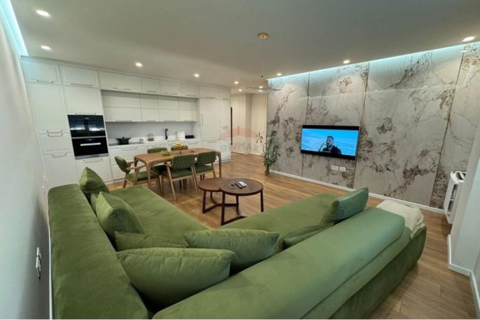 Tirane, shitet apartament 2+1+Ballkon Kati 3, 140 m² 370.000 € 