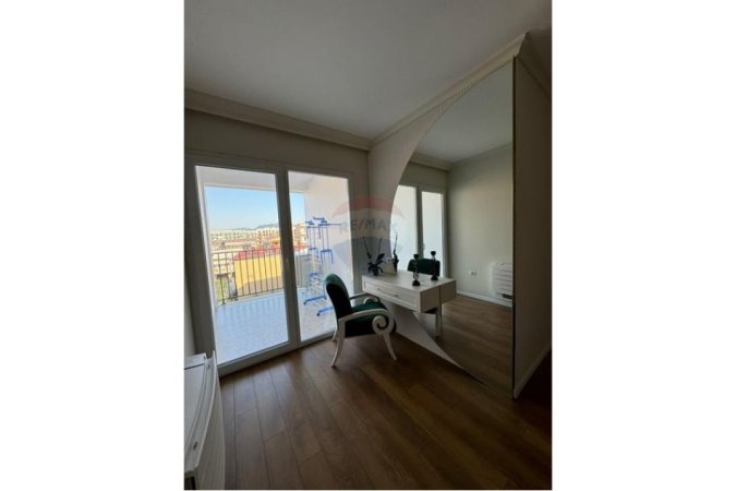 Tirane, shitet apartament 2+1+Ballkon Kati 3, 140 m² 370.000 € 