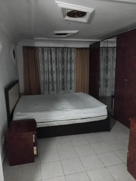Tirane, jap me qera apartament 2+1+Ballkon Kati 2, 450 € (4 Deshmoret)