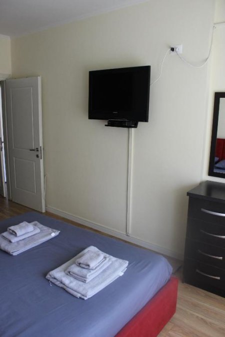 Tirane, jepet me qera apartament 2+1+Aneks Kati 3, 70 m² 600 € (rruga e barrikadave)