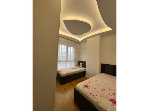 Tirane, jepet me qera apartament 2+1+Ballkon Kati 1, 75 m² 700 € (Selite)