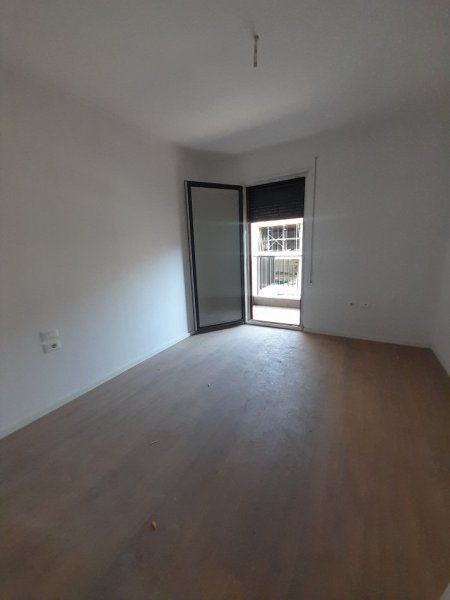 Tirane, shitet apartament 2+1+Ballkon Kati 3, 110 m² 176.000 € (Rruga Don Bosko/Pranë Gjykatës Administrative)