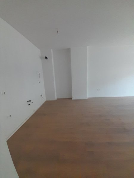 Tirane, shitet apartament 2+1+Ballkon Kati 3, 110 m² 176.000 € (Rruga Don Bosko/Pranë Gjykatës Administrative)