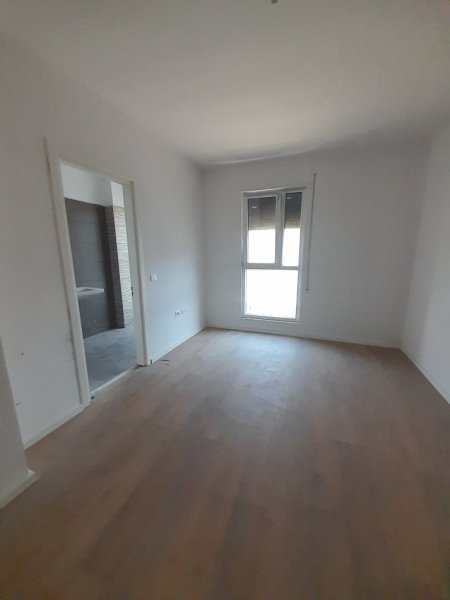 Tirane, shitet apartament 2+1+Ballkon Kati 3, 110 m² 176.000 € (Rruga Don Bosko/Pranë Gjykatës Administrative)