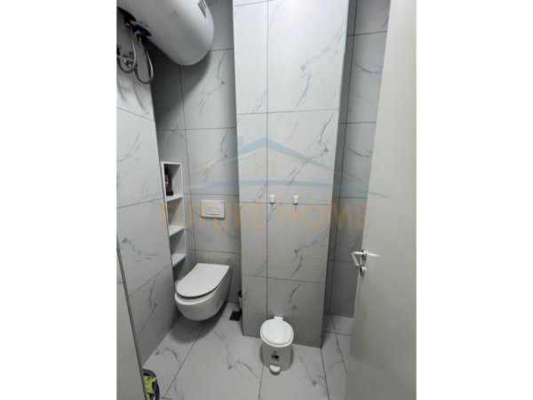 Tirane, shitet apartament 1+1 Kati 10, 30 m² 78.000 € (NDRE MJEDA, KOMPLEKSI KONTAKT)