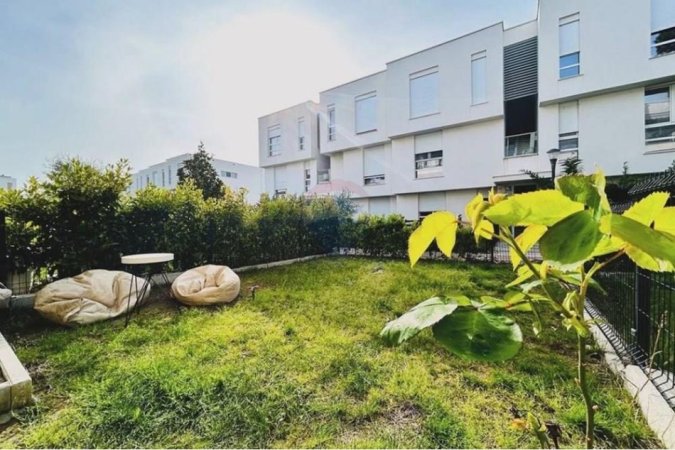 Tirane, shitet apartament 1+1+Ballkon Kati 0, 72 m² 250.000 € (Gjiri i Lalzit)