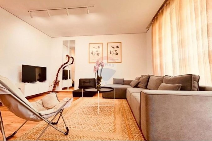 Tirane, shitet apartament 1+1+Ballkon Kati 0, 72 m² 250.000 € (Gjiri i Lalzit)