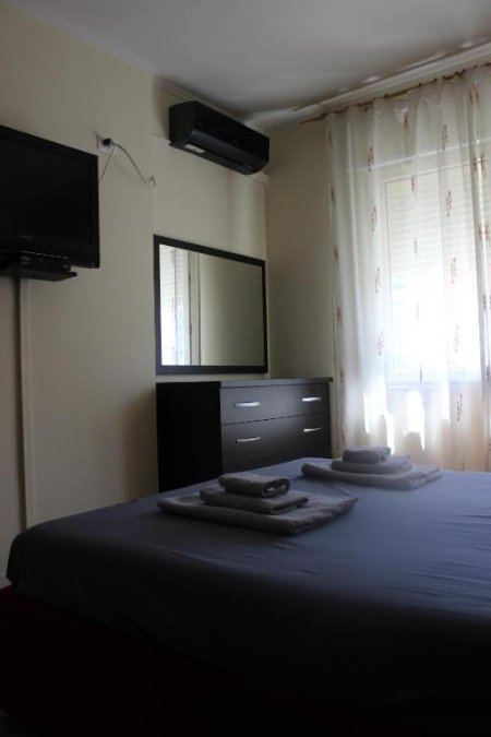 Tirane, jepet me qera apartament 2+1 Kati 3, 70 m² 600 € (Rruga e Barrikadave)