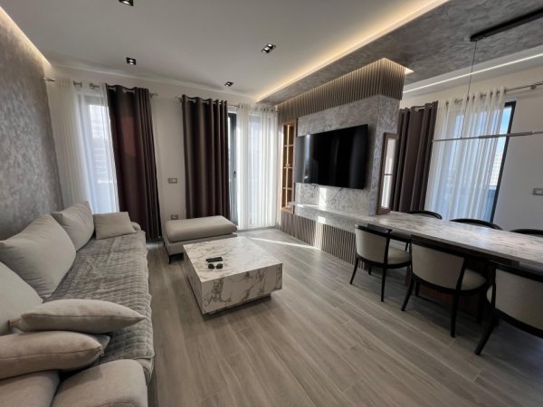 Tirane, jepet me qera apartament 2+1+Ballkon Kati 5, 125 m² 1.300 € (Shkolla e Kuqe)