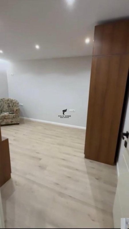 Tirane, jepet me qera apartament 2+1 Kati 3, 78 m² 490 € (XHALLIKU)