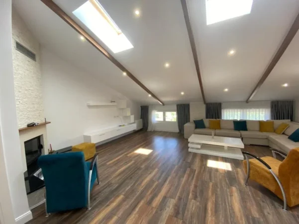 Tirane, jepet me qera apartament+verande | Penthouse 3+1+Aneks+Ballkon Kati 3, 200 m² 1.500 € (Secret Garden, Prane TEG)