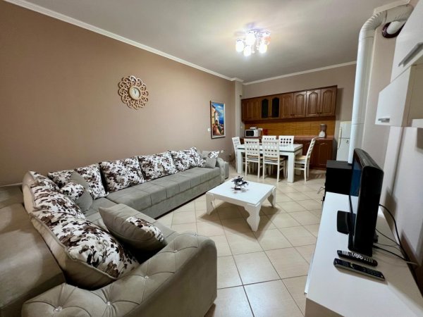 Pogradec, jap me qera apartament 1+1+Ballkon Kati 4, 64 m² 350 € (Rruga e Vilave)