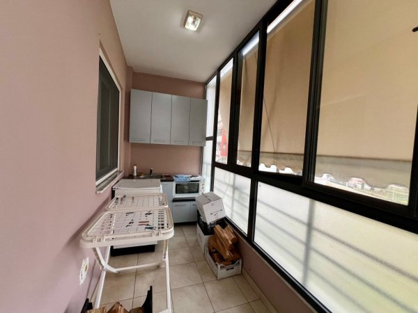 Pogradec, jap me qera apartament 1+1+Ballkon Kati 4, 64 m² 350 € (Rruga e Vilave)