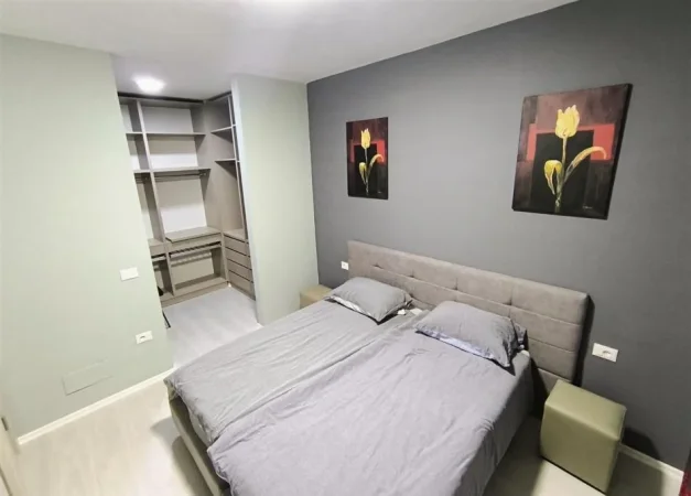 Tirane, jepet me qera apartament 1+1+Ballkon Kati 3, 65 m² 600 € (FUSHA E AVIACIONIT)
