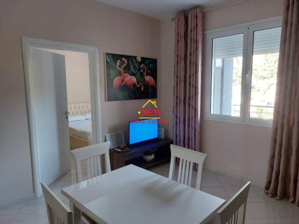 Vlore, jepet me qera apartament 2+1+Ballkon Kati 10, 90 m² 400 € (Rruga Murat Tërbaçi)