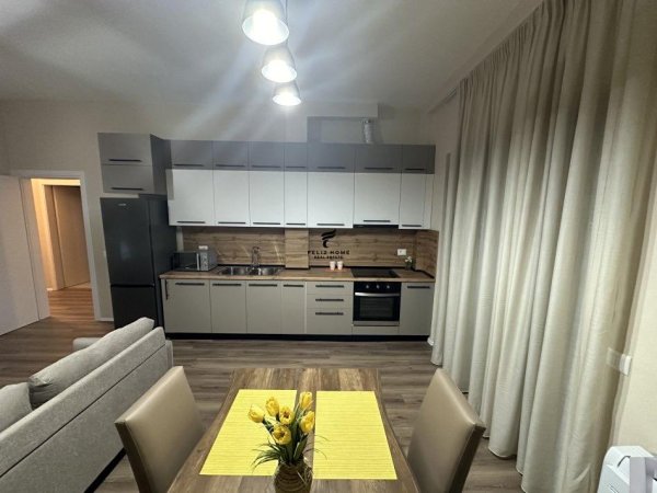 Tirane, jepet me qera apartament 2+1 Kati 8, 110 m² 700 € (PAZARI RI)