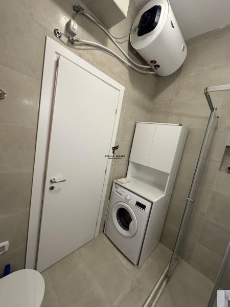 Tirane, jepet me qera apartament 2+1 Kati 8, 110 m² 700 € (PAZARI RI)