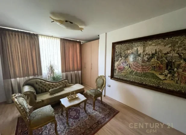 Tirane, jepet me qera Vile 3+1 Kati 3, 109 m² 2.500 € (Ali Demi)