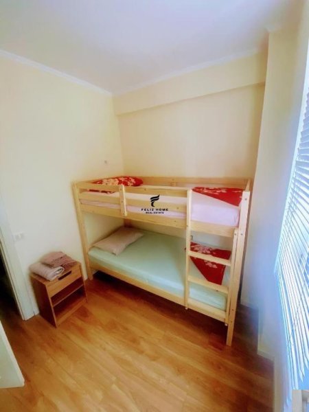 Tirane, jepet me qera apartament 2+1 Kati 3, 70 m² 600 € (RRUGA E BARRIKADAVE)