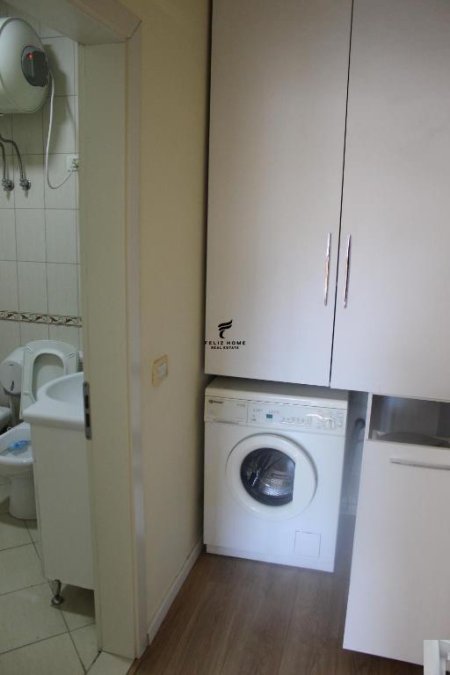 Tirane, jepet me qera apartament 2+1 Kati 3, 70 m² 600 € (RRUGA E BARRIKADAVE)
