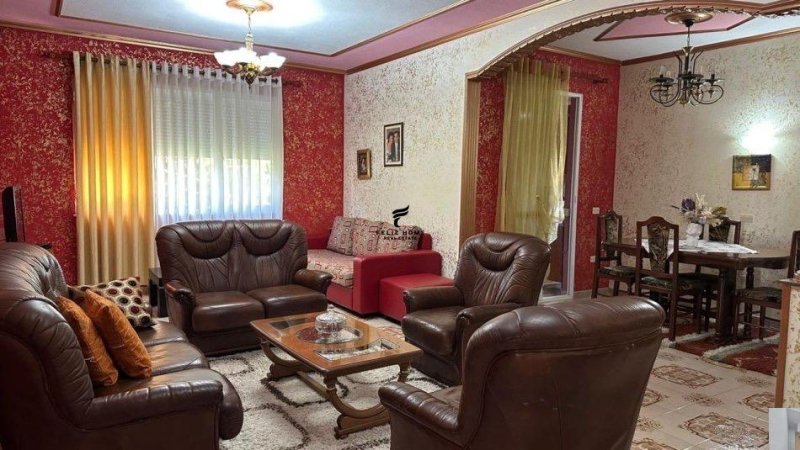Tirane, jepet me qera apartament 2+1 Kati 3, 132 m² 650 € (VASIL SHANTO)
