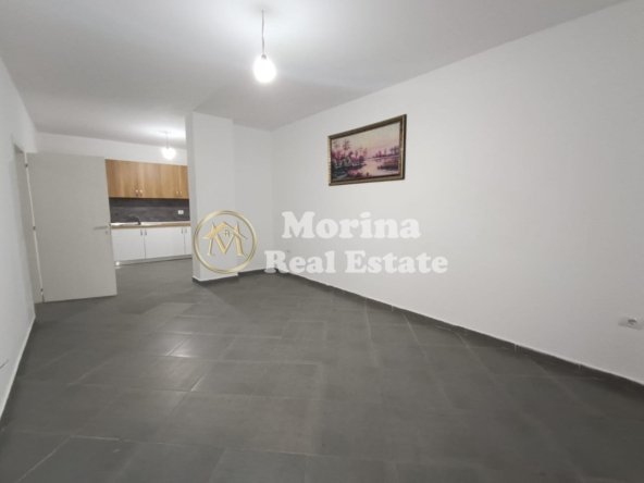 Tirane, jepet me qera apartament 2+1 Kati 3, 140 m² 350 € (Kompleski Tom Doshi)