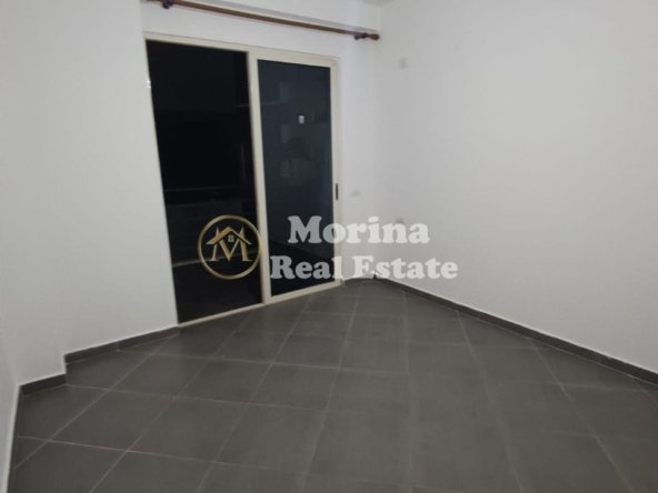 Tirane, jepet me qera apartament 2+1 Kati 3, 140 m² 350 € (Kompleski Tom Doshi)