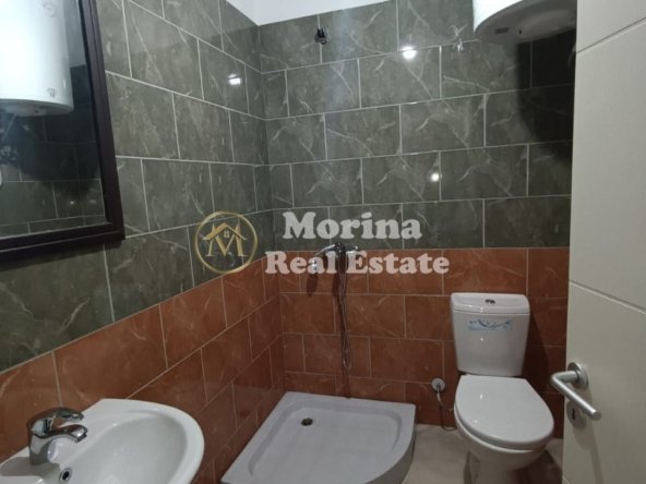 Tirane, jepet me qera apartament 2+1 Kati 3, 140 m² 350 € (Kompleski Tom Doshi)