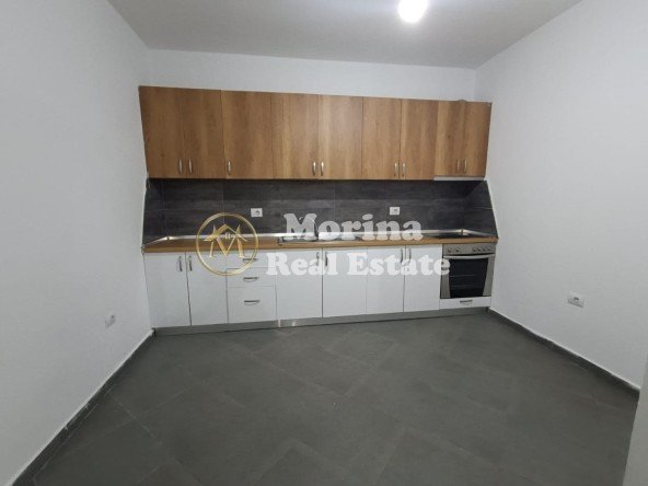 Tirane, jepet me qera apartament 2+1 Kati 3, 140 m² 350 € (Kompleski Tom Doshi)