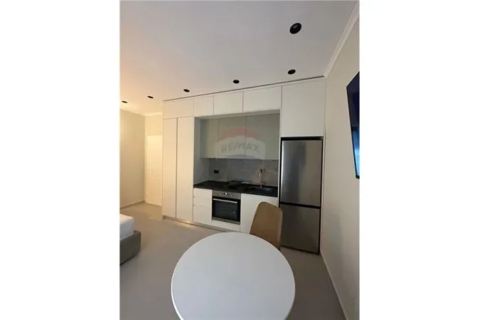 Tirane, jepet me qera apartament 1+1 Kati 1, 35 m² 600 € (Shallvaret)