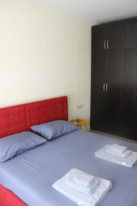 Tirane, jepet me qera apartament 2+1 Kati 3, 70 m² 600 € (Rruga e Barrikadave)