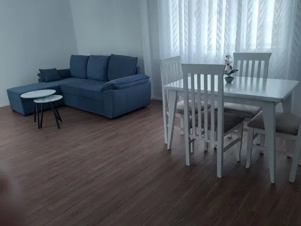 Tirane, jepet me qera apartament 1+1+Ballkon Kati 2, 73 m² 400 € (Rrethrrotullimi i Saukut)