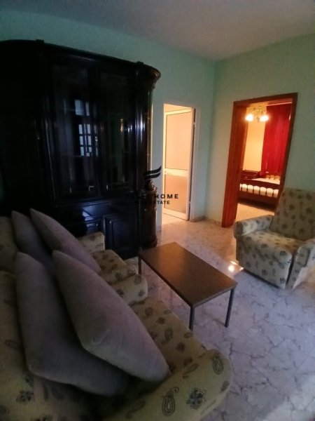 Tirane, jepet me qera apartament 3+1 Kati 2, 136 m² 600 € (SELITE)
