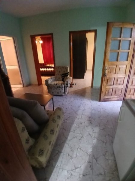 Tirane, jepet me qera apartament 3+1 Kati 2, 136 m² 600 € (SELITE)