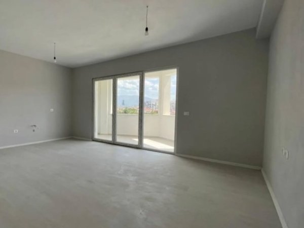 Tirane, jepet me qera zyre Kati 3, 104 m² 500 € (ASTIR)