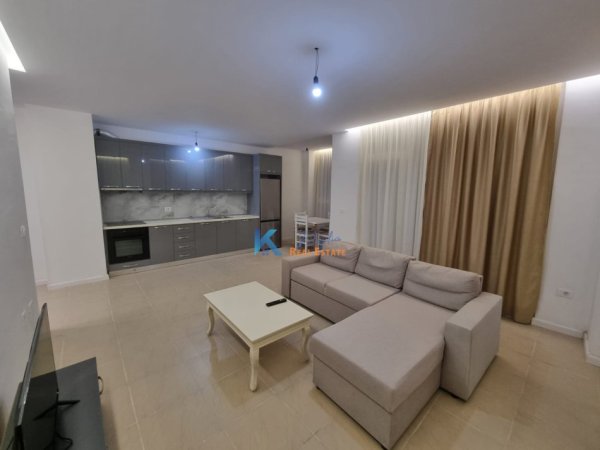 Tirane, jap me qera apartament 2+1+Ballkon Kati 2, 100 m² 650 € (Bulevardi i Ri)