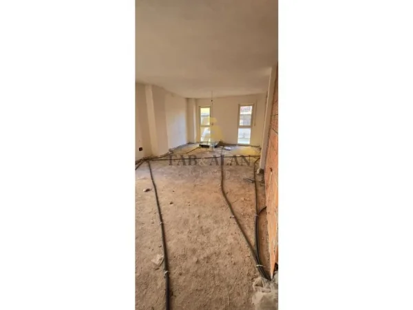 Tirane, shitet apartament 2+1+2 Kati 2, 91 m² 179.000 € (Prokuroria e Tiranes)